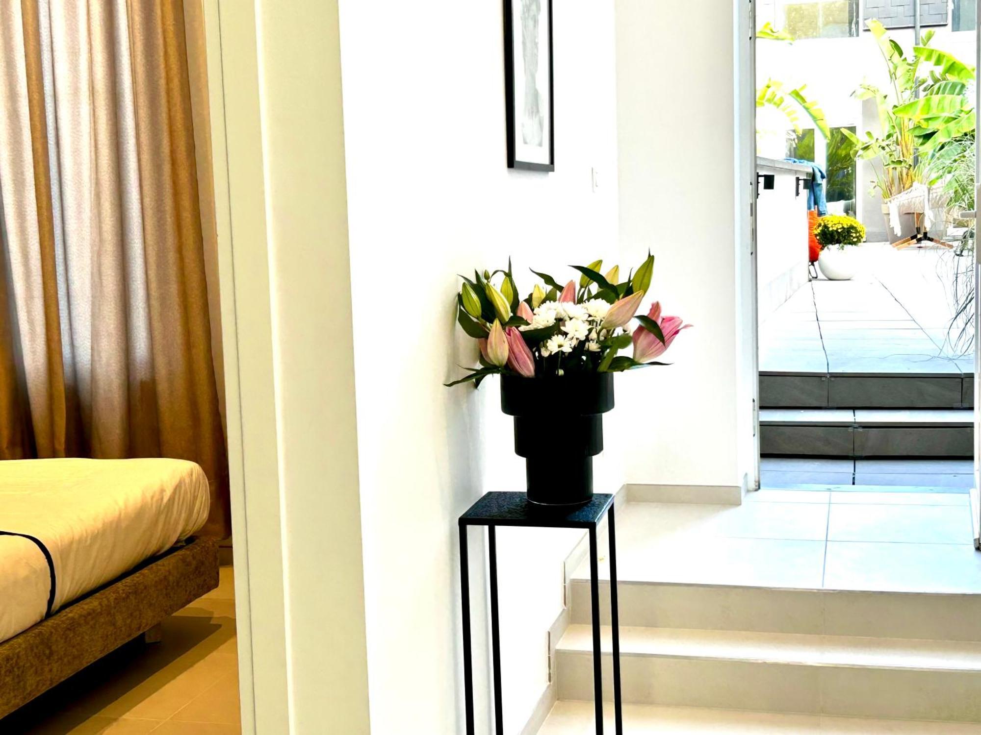 Phoenix Garden Daire Mons Dış mekan fotoğraf